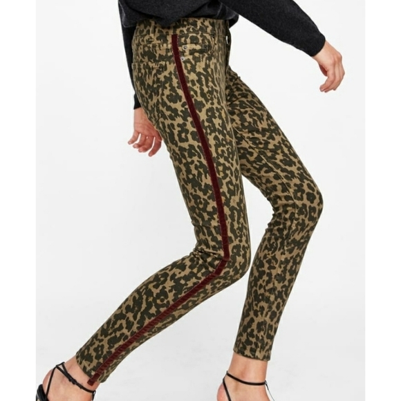 Zara Pants - Zara Mid Rise, Animal Print Skinny Pants. 2 NWT